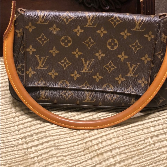 Louis Vuitton Handbags - 💯 authentic Louis Vuitton Purse